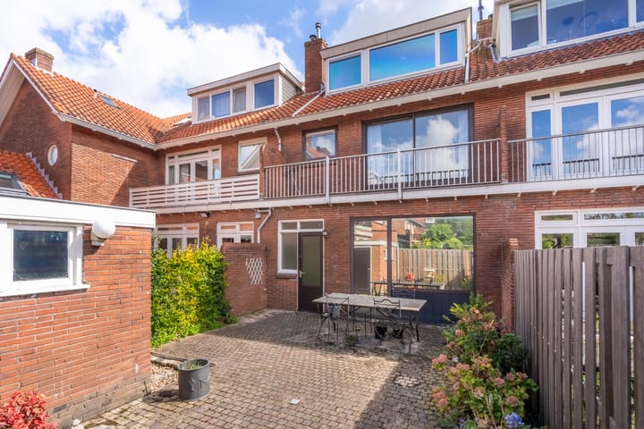 Photo 3 of Van den Broekelaan 3