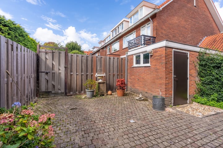 Photo 18 of Van den Broekelaan 3