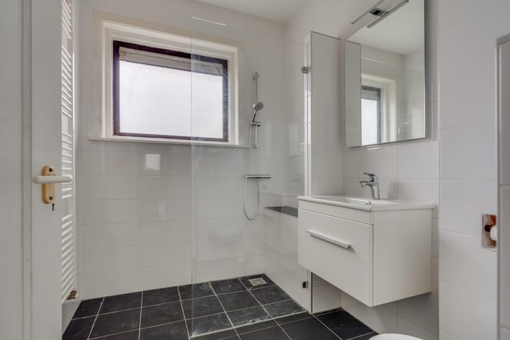 Photo 27 of Van den Broekelaan 3