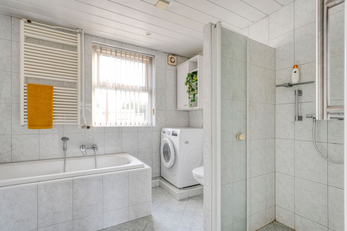 Foto 20 van Bruno van Ommenstraat 9