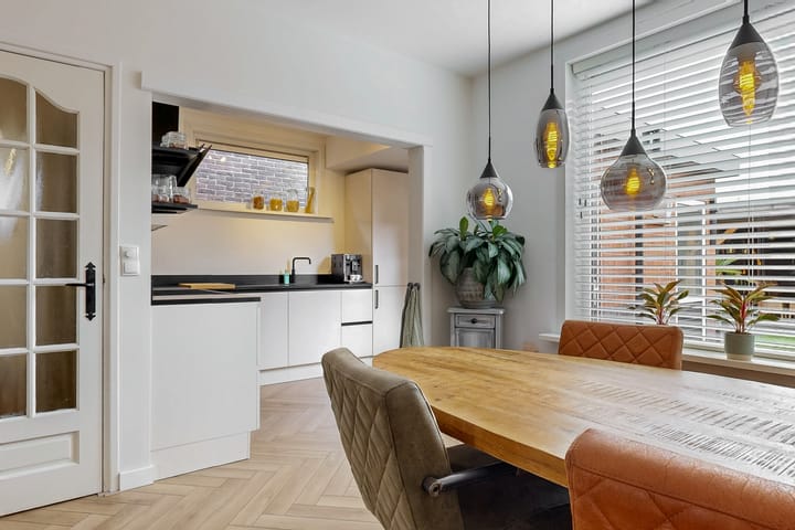 Photo 10 of Kennemerstraatweg 413