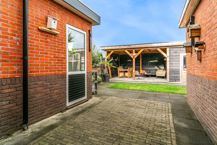 Photo 32 of Kennemerstraatweg 413