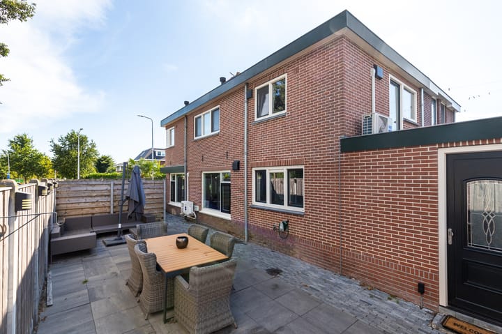 Photo 14 of IJweg 143