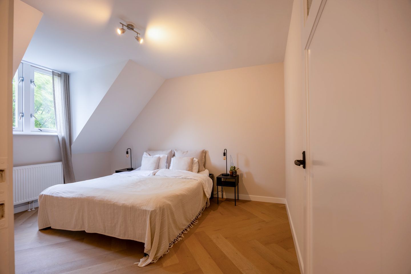 Foto 25 van van Nispenstraat 234