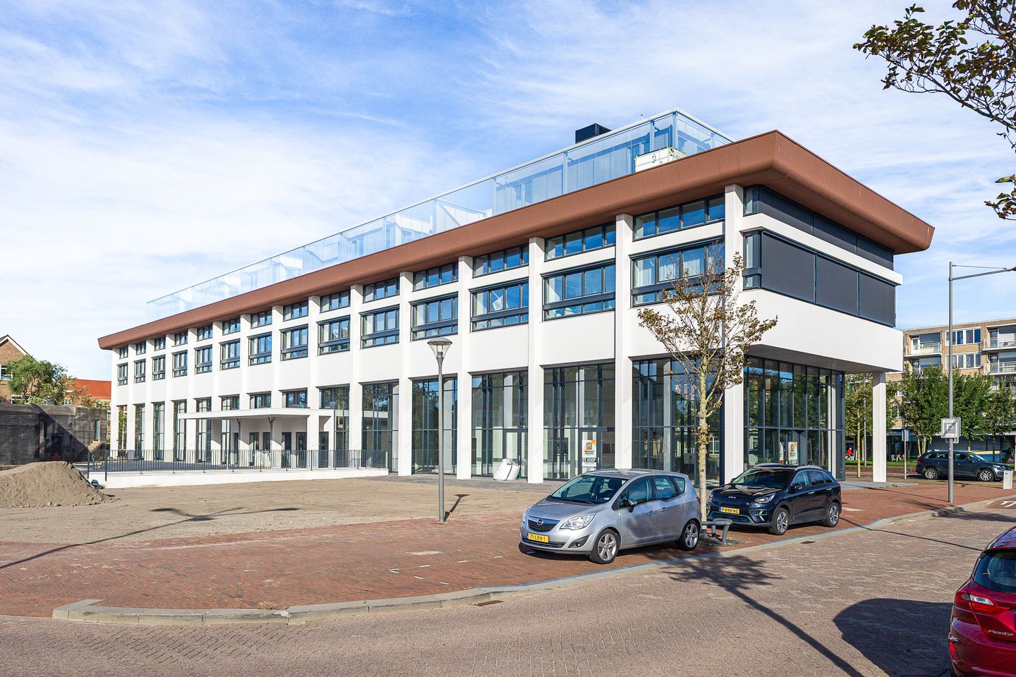 View photo 4 of Middenweg 172