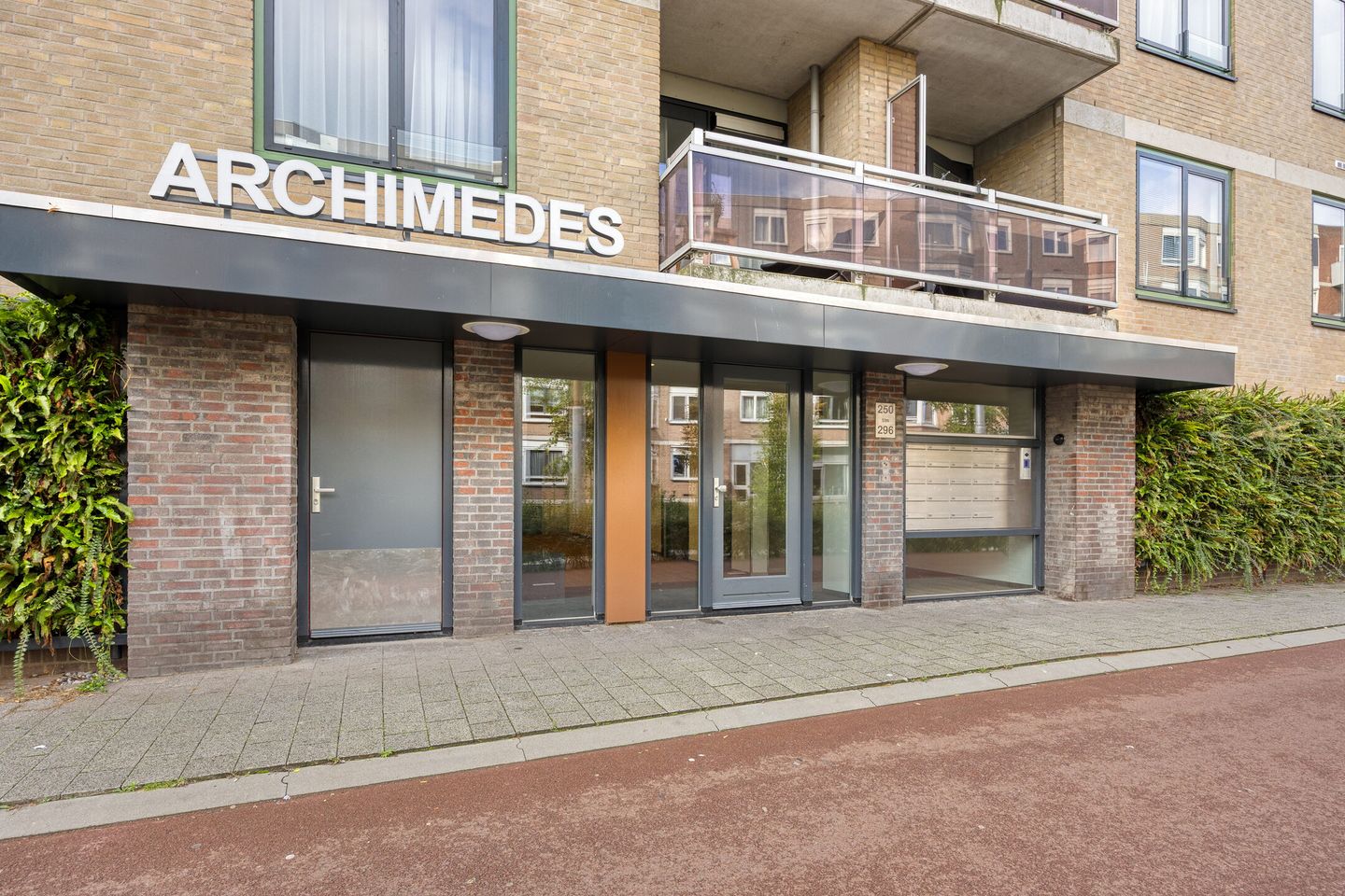 Photo 5 of Ir J.P. van Muijlwijkstraat 270