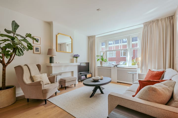 Photo 2 of Roompotstraat 11-1