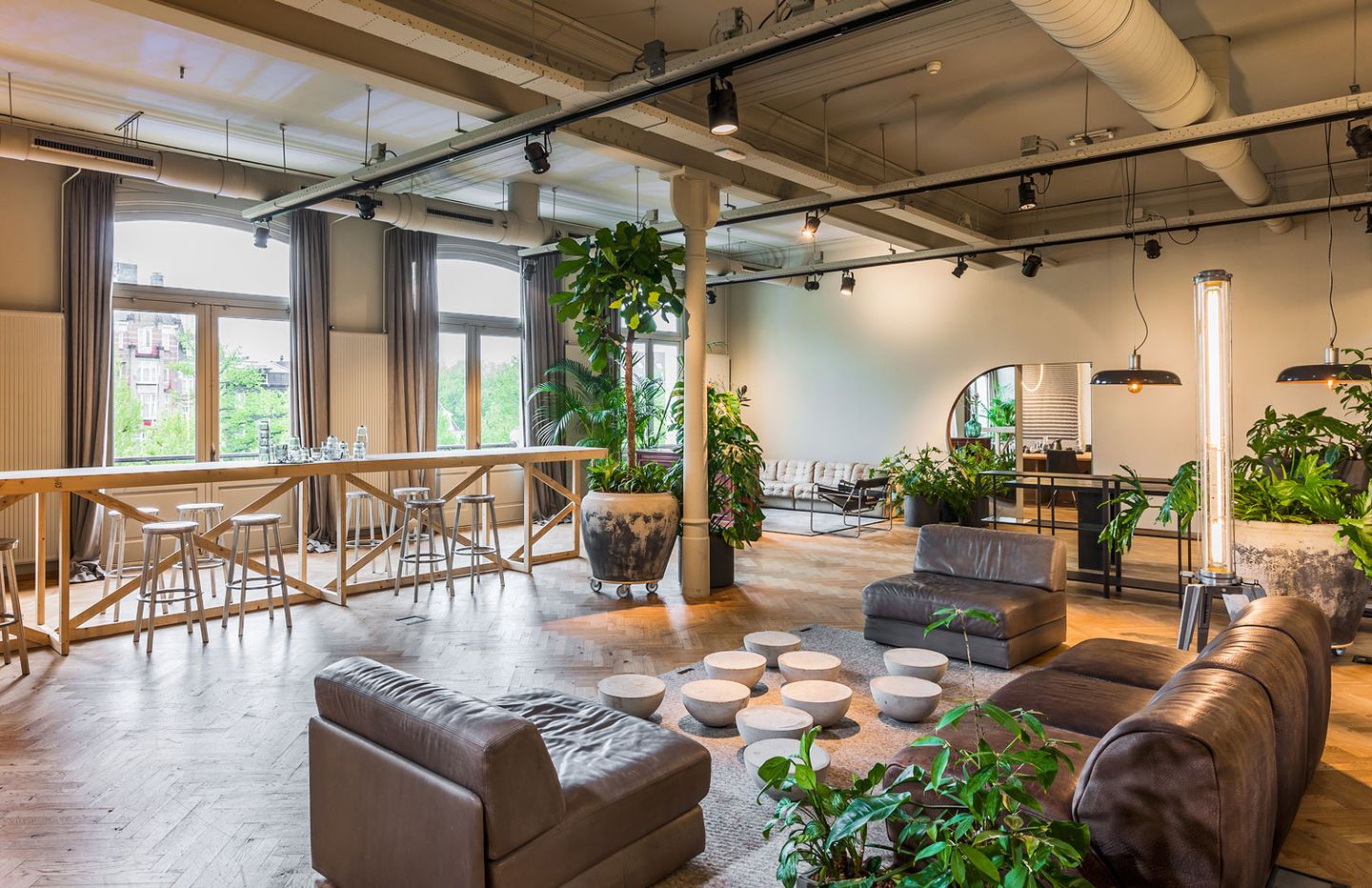 Bekijk foto 1 van Rembrandtplein 17