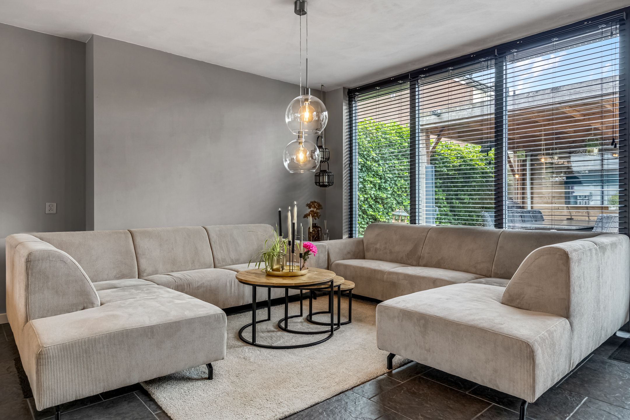 Foto 9 van Burg W E v Weedelaan 7