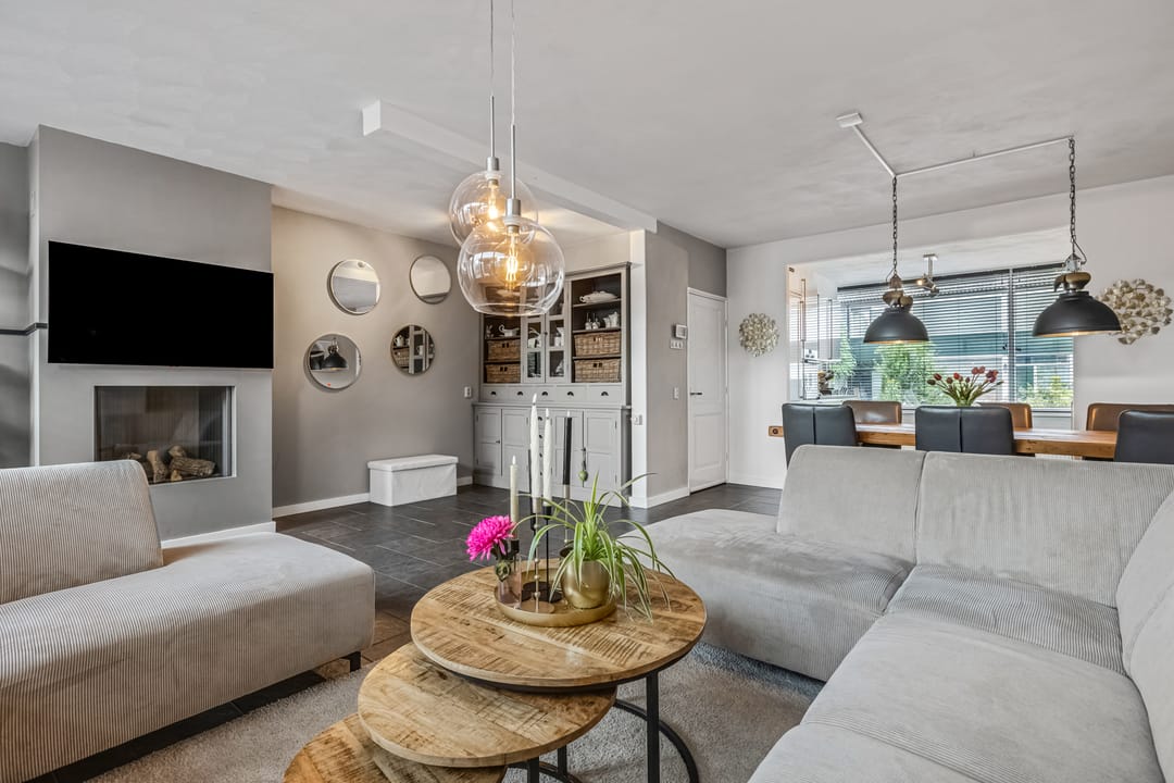 Foto 11 van Burg W E v Weedelaan 7