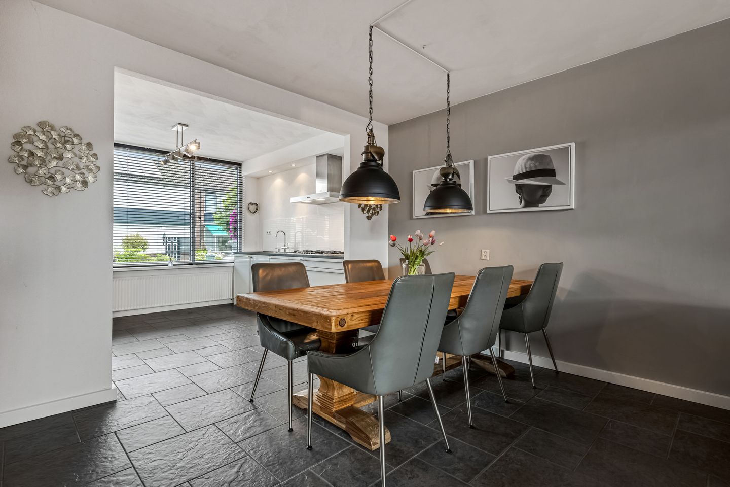 Foto 14 van Burg W E v Weedelaan 7