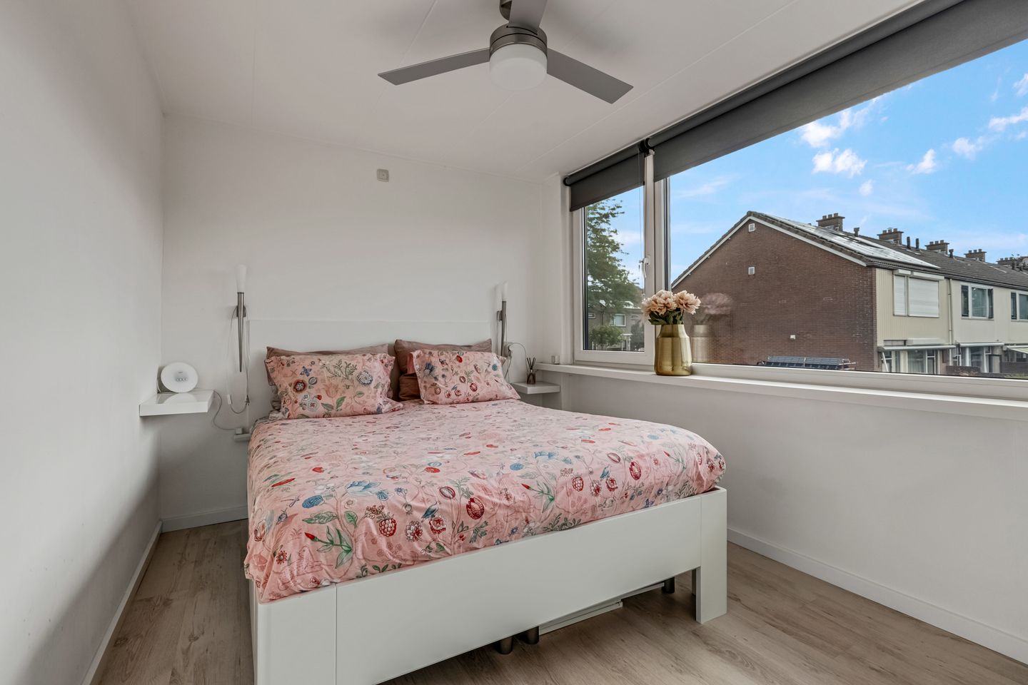 Foto 20 van Burg W E v Weedelaan 7