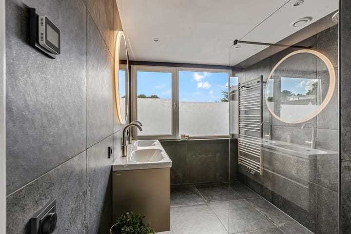 Foto 23 van Burg W E v Weedelaan 7