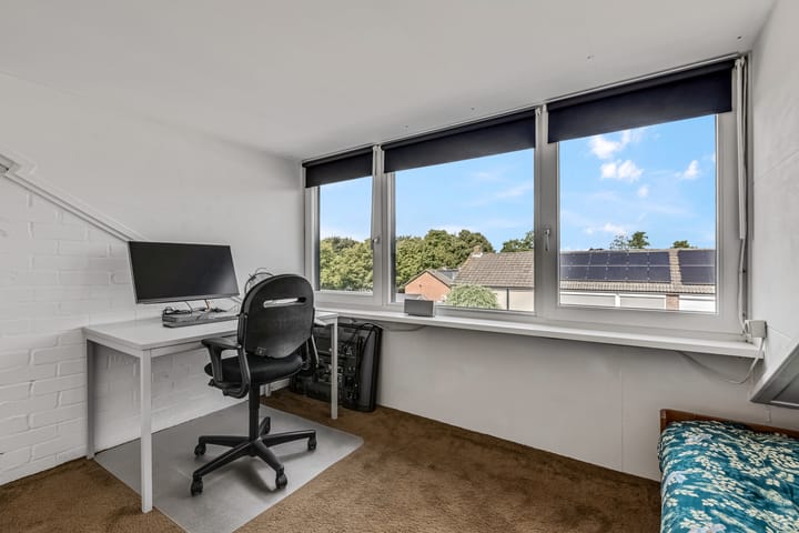 Foto 28 van Burg W E v Weedelaan 7