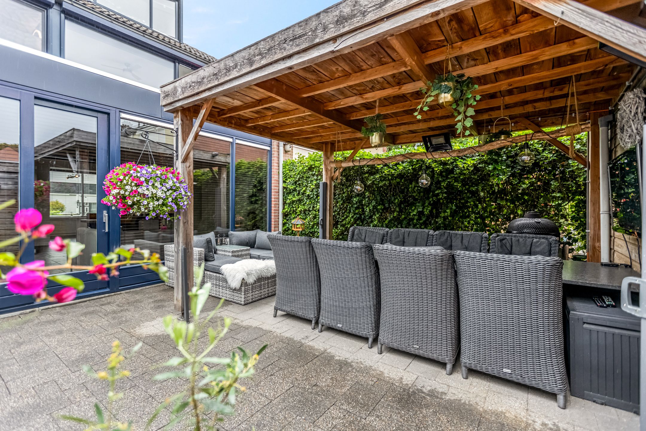 Foto 30 van Burg W E v Weedelaan 7