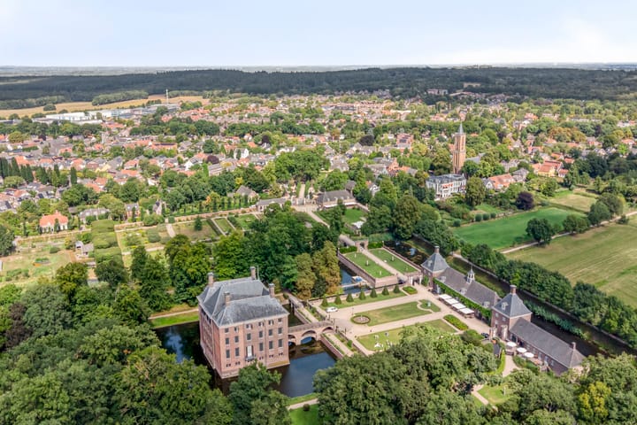 Foto 38 van Burg W E v Weedelaan 7