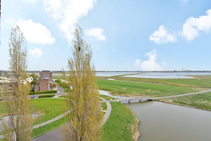 Foto 30 van Waterleliekade 1