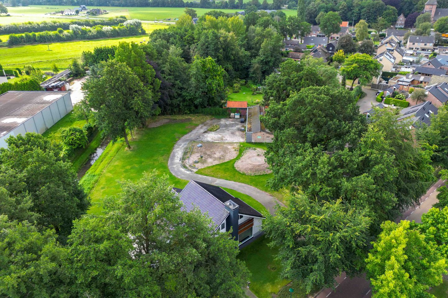 Photo 44 of Hellendoornseweg 36