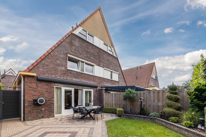 Photo 3 of Piet Stoffelenstraat 16