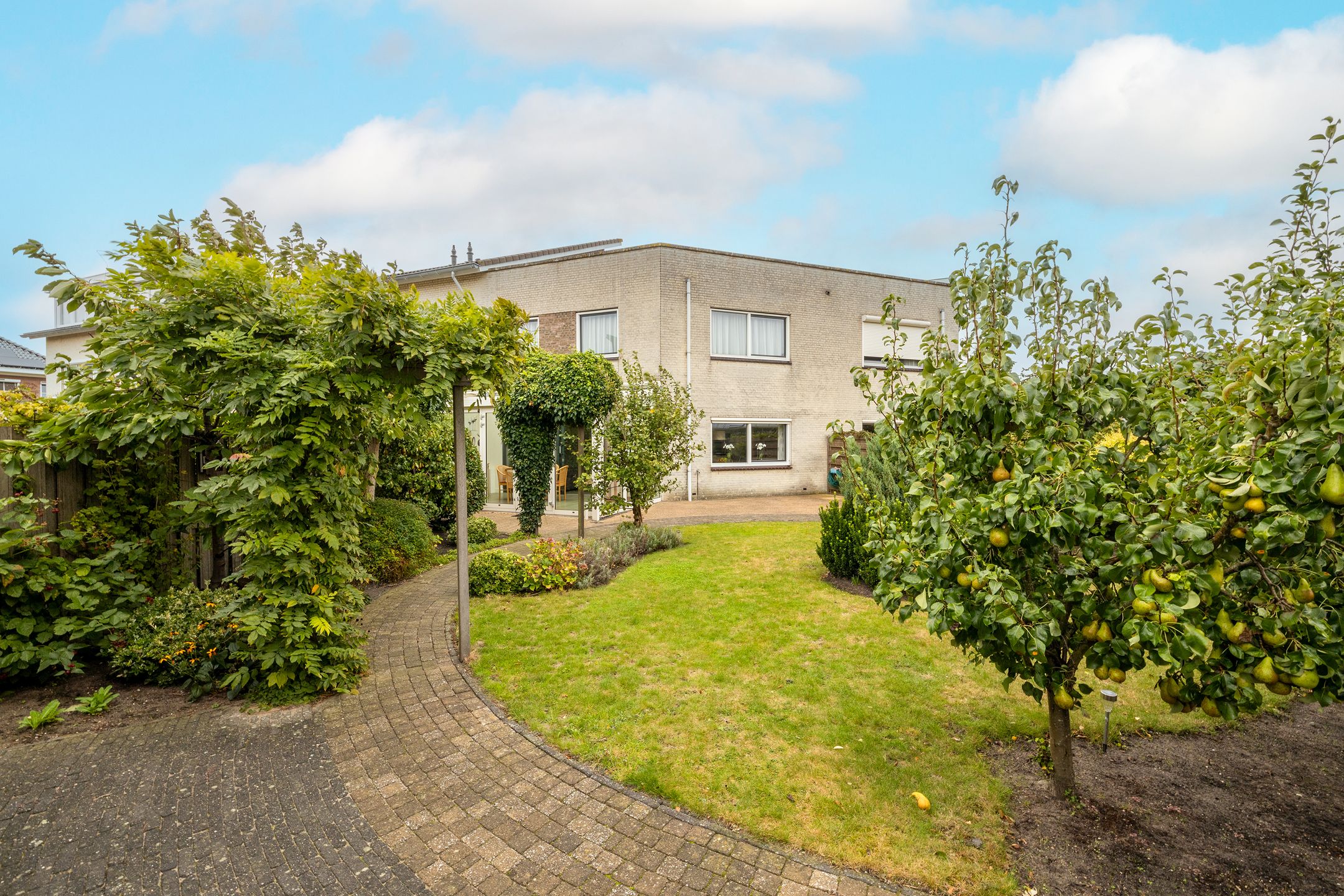 Foto 42 van Henri Dunantstraat 8