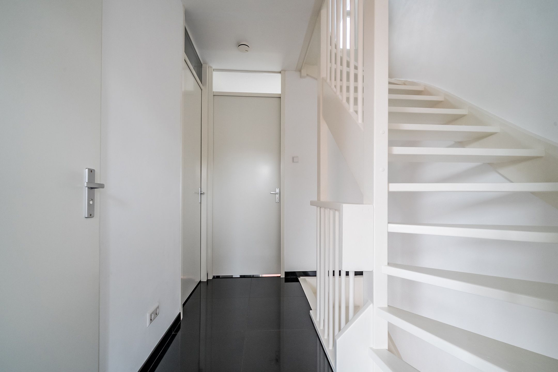 Foto 12 van Hooftstraat 4