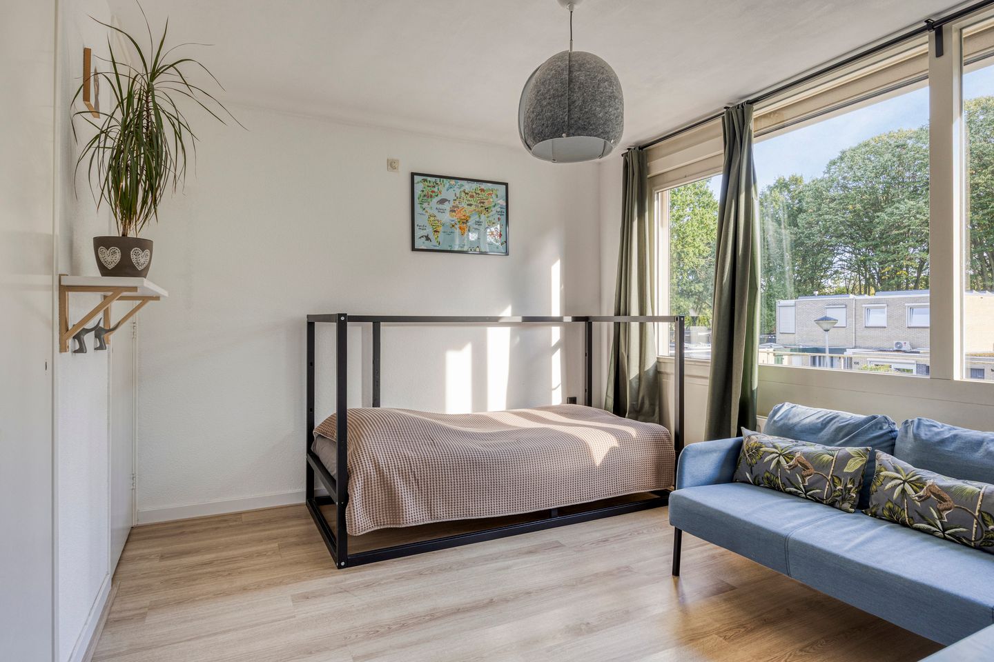 Photo 34 of Europalaan 57