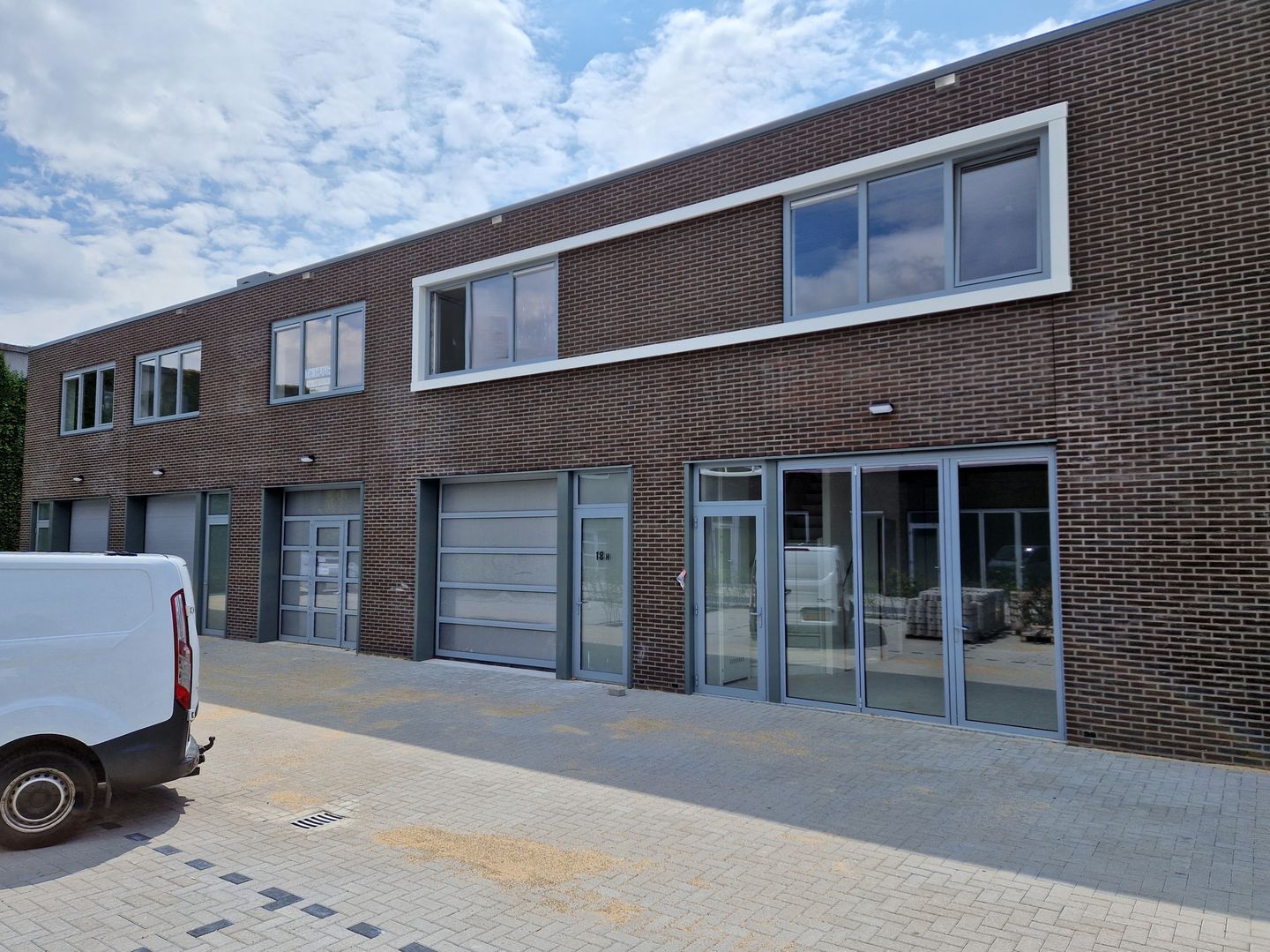 View photo 2 of Deltazijde 18-h