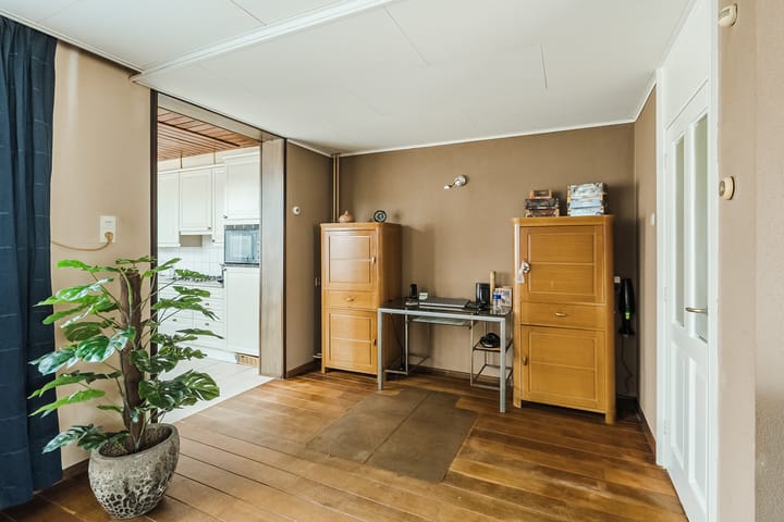 Photo 7 of Van Kinschotstraat 8