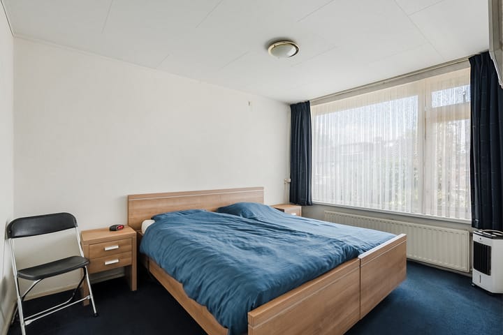 Photo 13 of Van Kinschotstraat 8