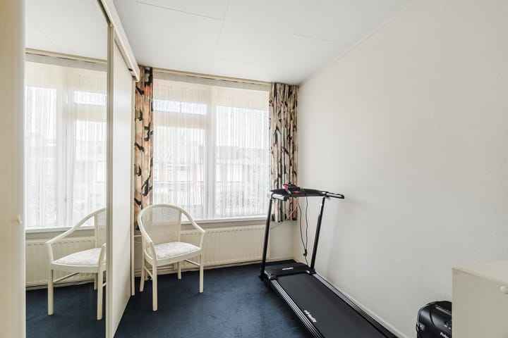 Photo 16 of Van Kinschotstraat 8