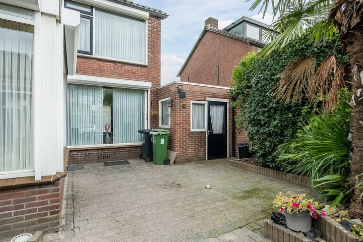 Photo 26 of Van Kinschotstraat 8