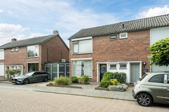 Photo 31 of Van Kinschotstraat 8