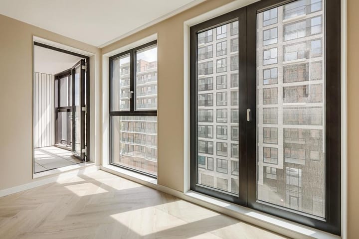 Photo 4 of Mies van der Rohestraat 151