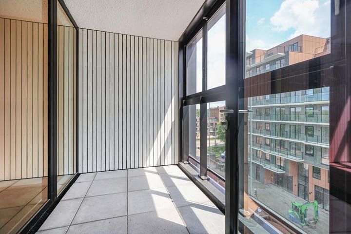 Photo 8 of Mies van der Rohestraat 151