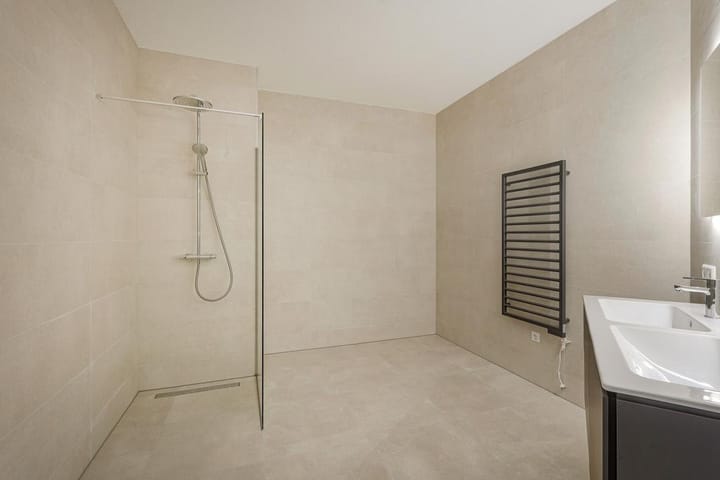 Photo 10 of Mies van der Rohestraat 151