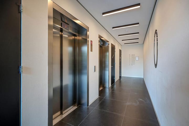 Photo 16 of Mies van der Rohestraat 151