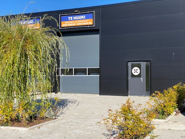 View photo 2 of Wagenmakerstraat 3