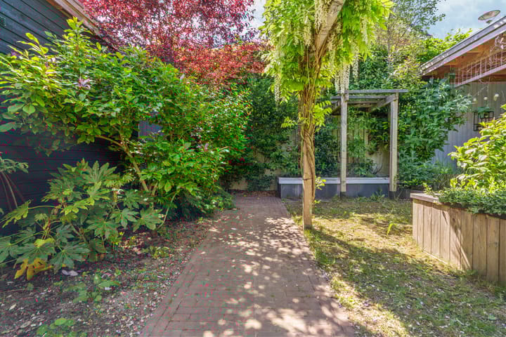 Foto 34 van Biezenstraat 1