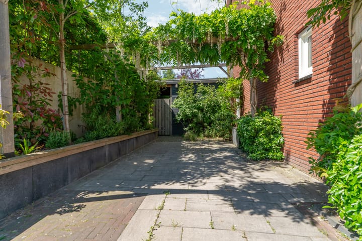 Foto 35 van Biezenstraat 1