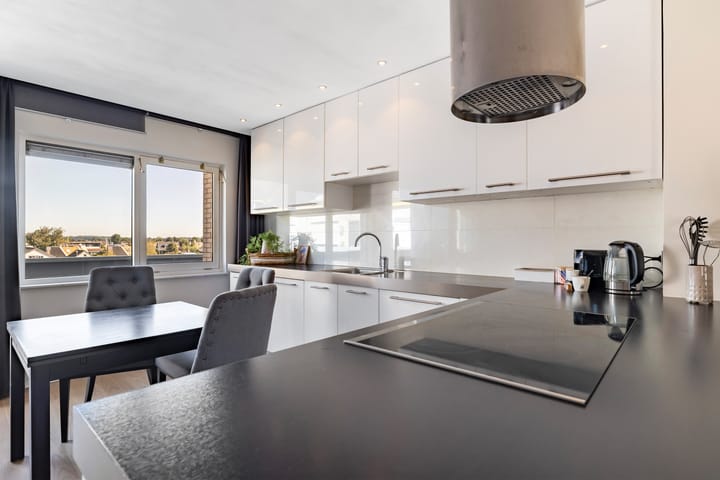 Photo 15 of Port Broclede 37