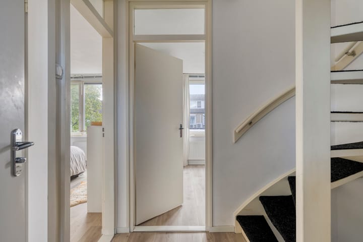 Foto 9 van Van Hallstraat 53