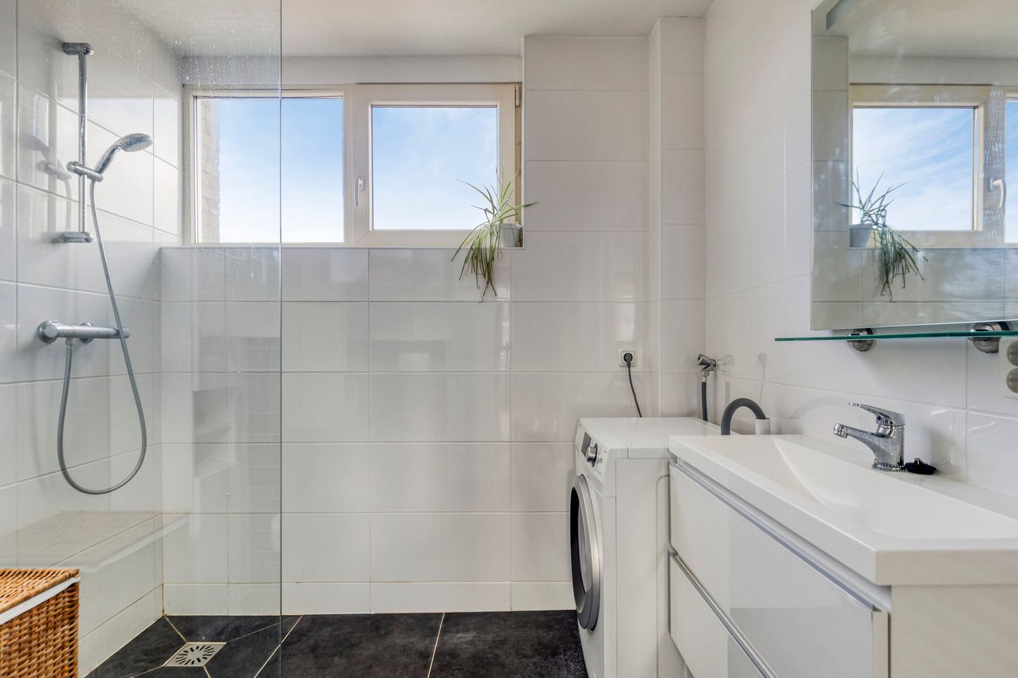 Photo 14 of Van Hallstraat 53