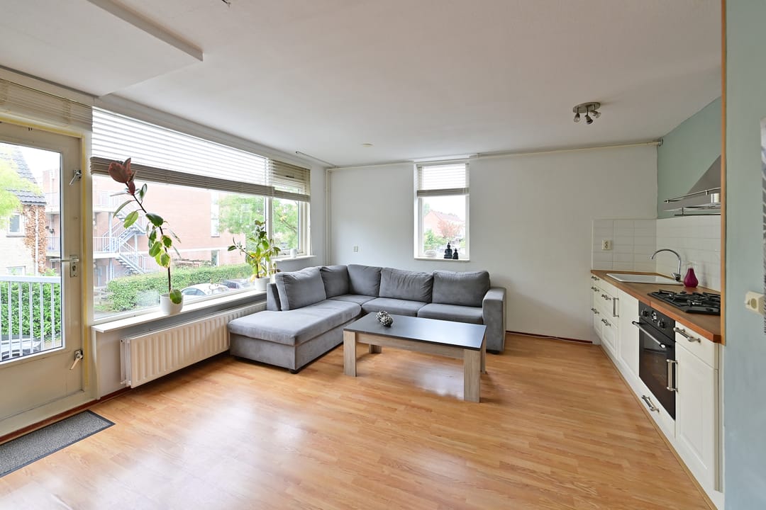 Photo 2 of Spaanderbank 6