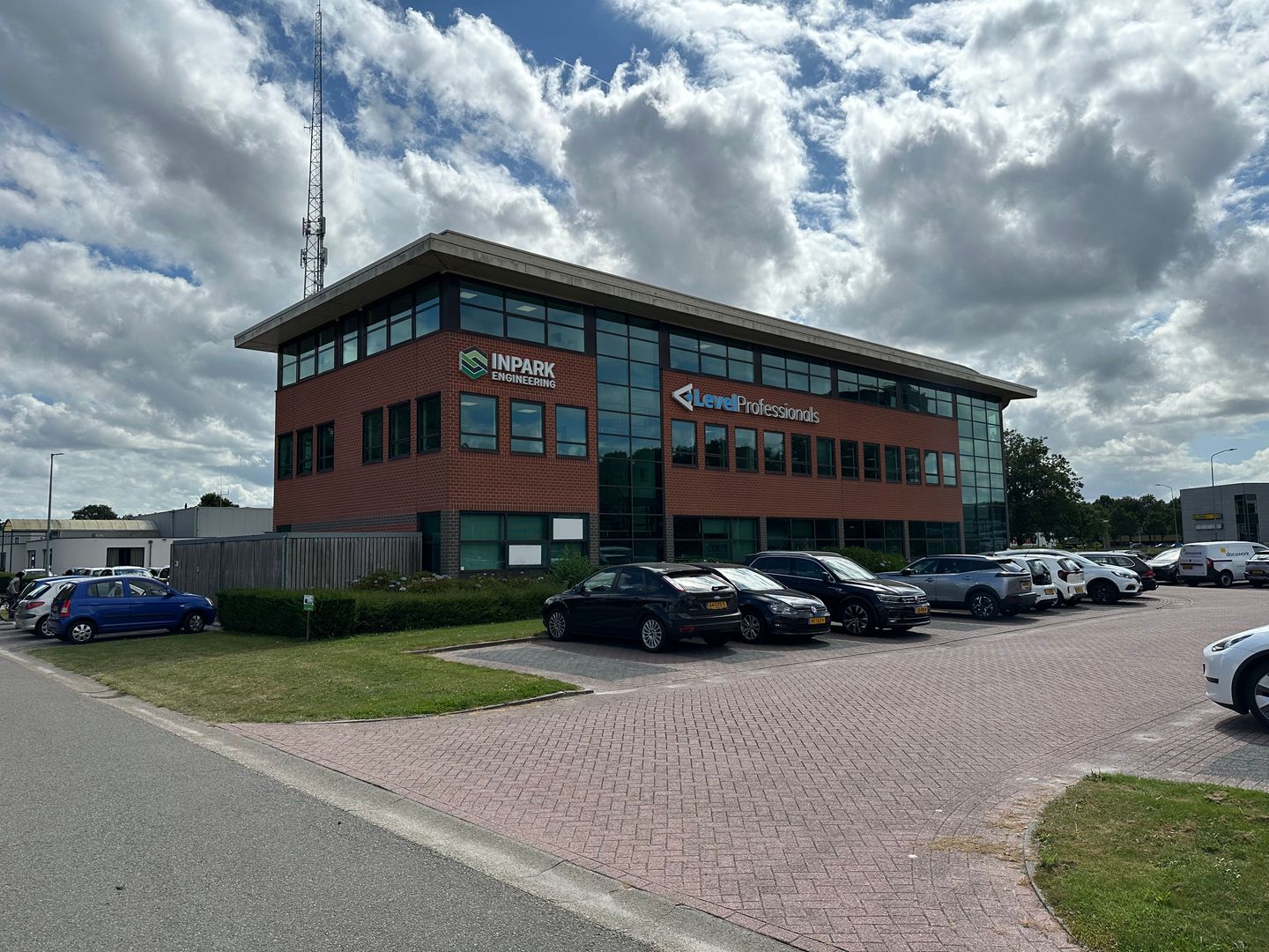 View photo 3 of Zendmastweg 19