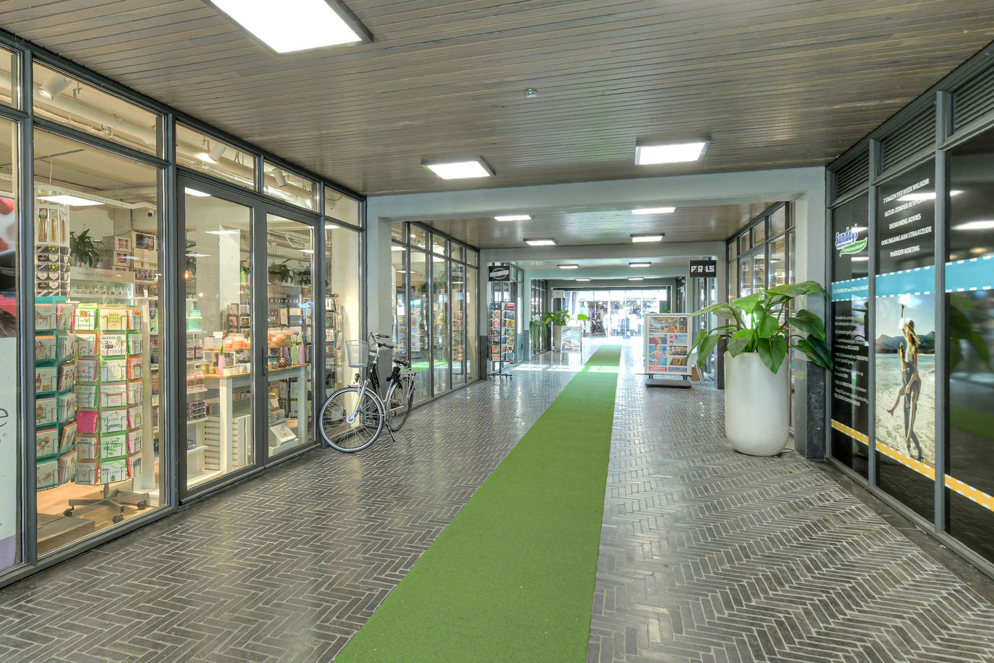 Bekijk foto 2 van Houtmarkt 39