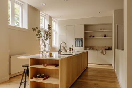 Madame Pyrmont main image