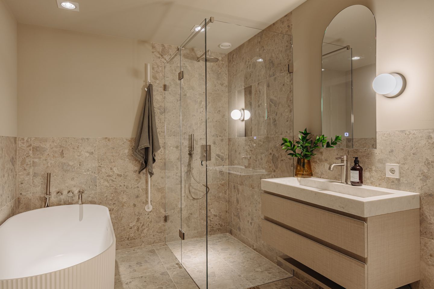 Foto 19 van Waldeck Pyrmontlaan 4-H