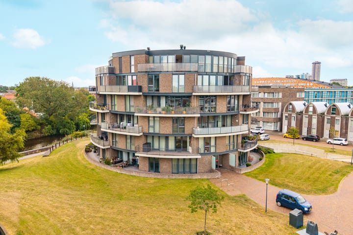 Foto 4 van Antoni Gaudipark 54