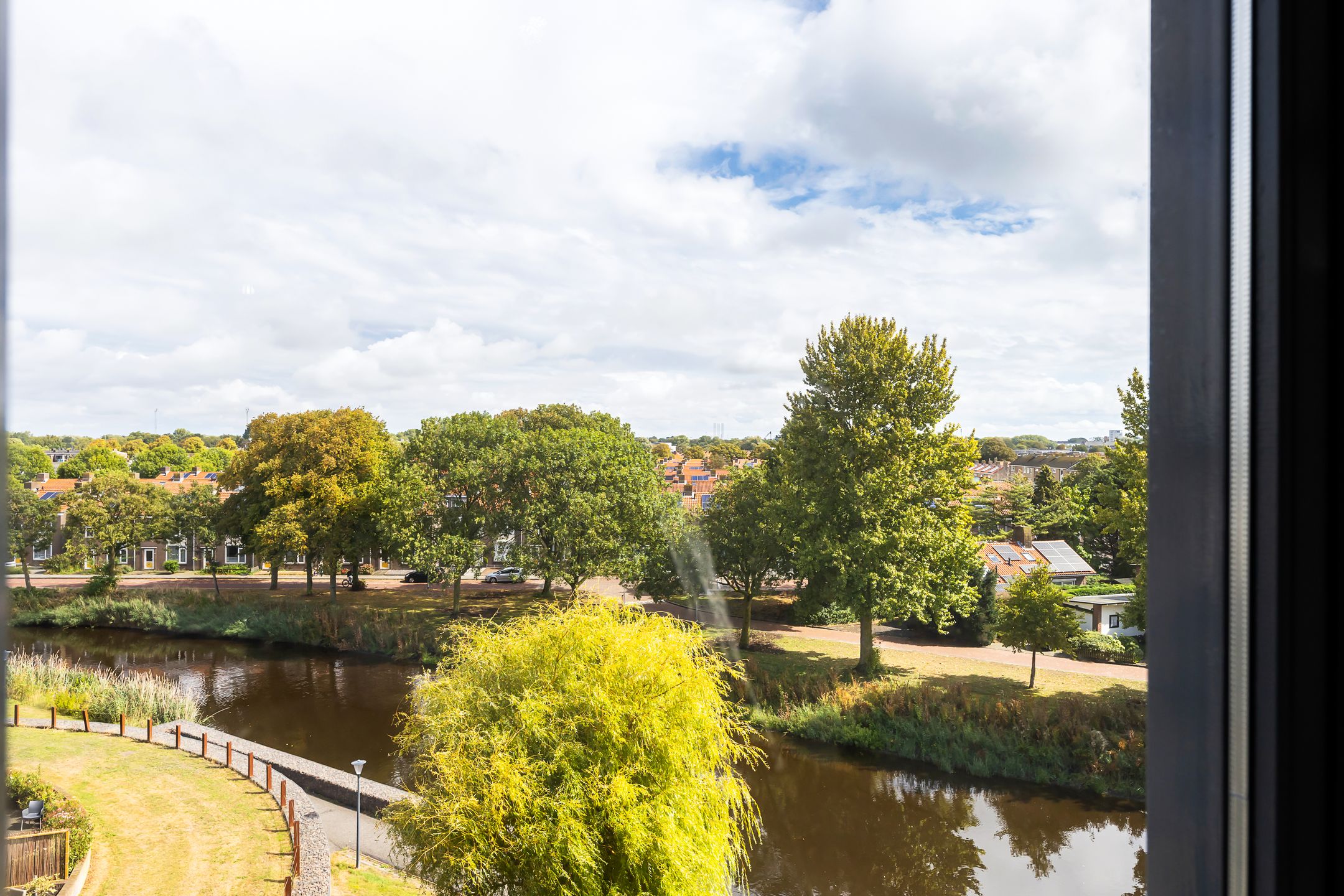 Foto 12 van Antoni Gaudipark 54