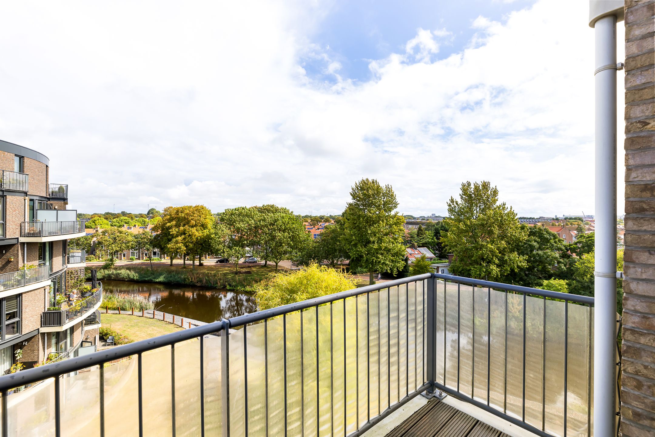 Foto 18 van Antoni Gaudipark 54